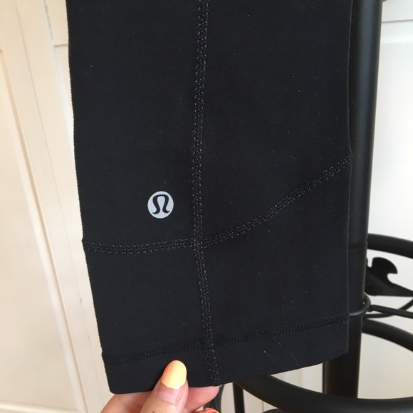 Size 4 Lululemon Crops - Picture 3 of 4